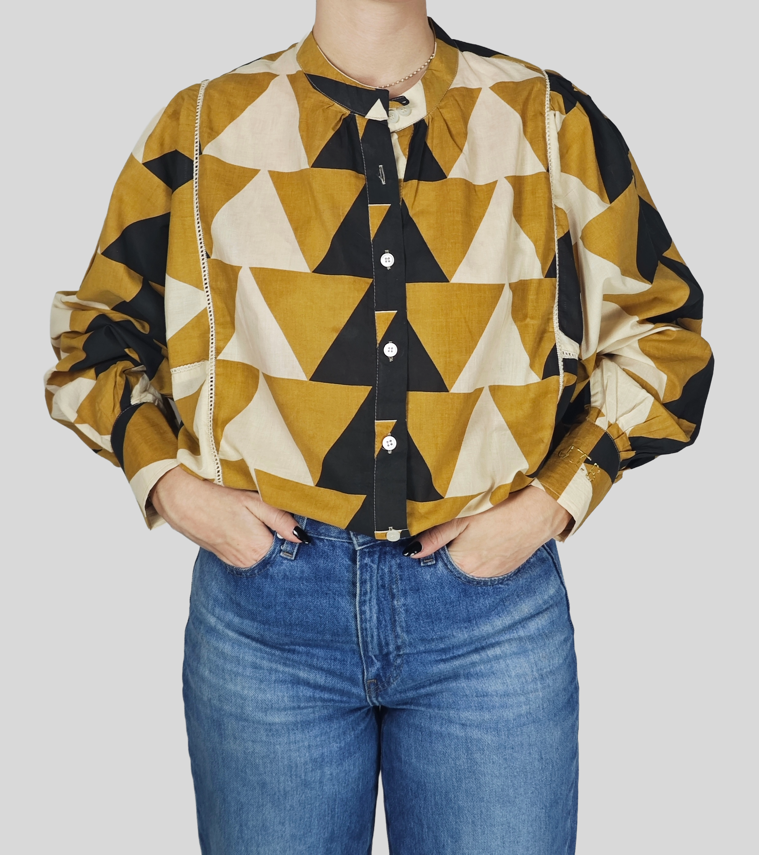 Blouse Iconique triangles géométriques noir moutarde