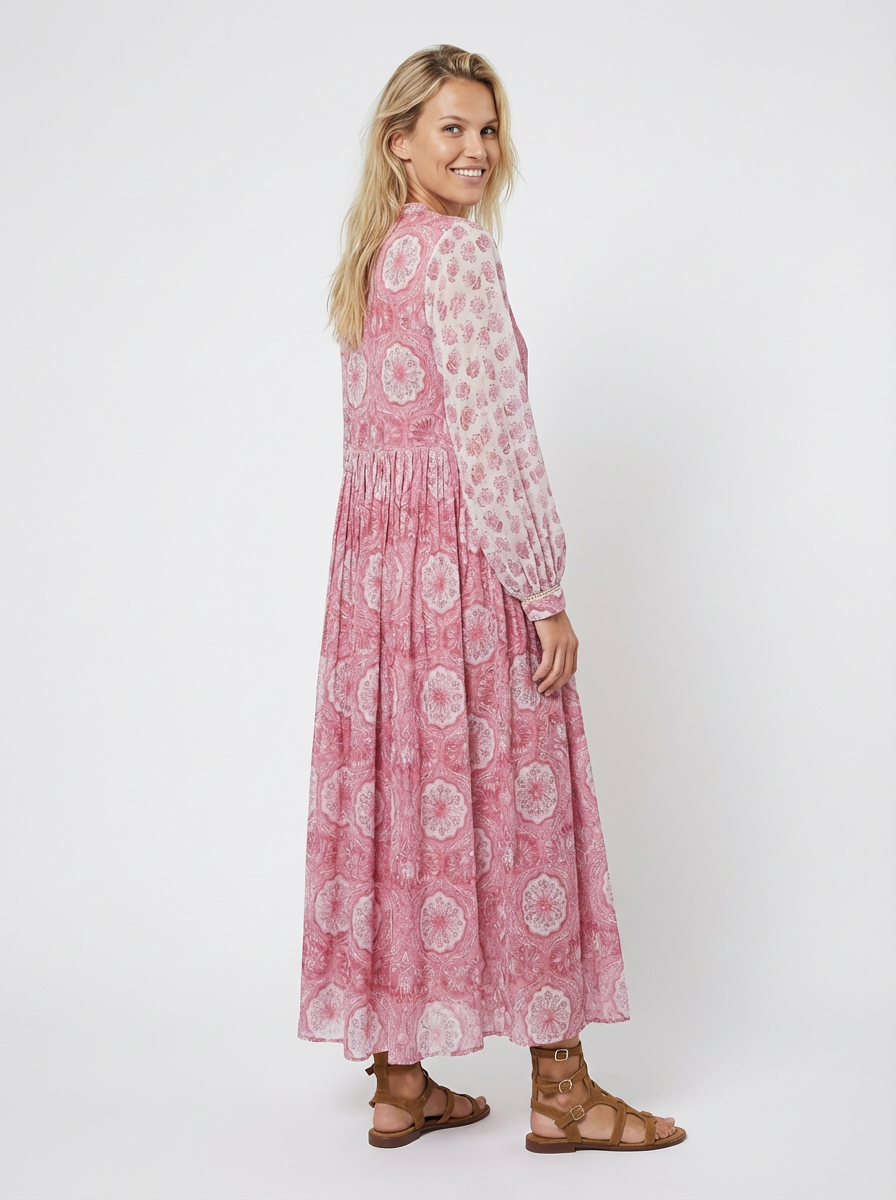 Robe rose lotus