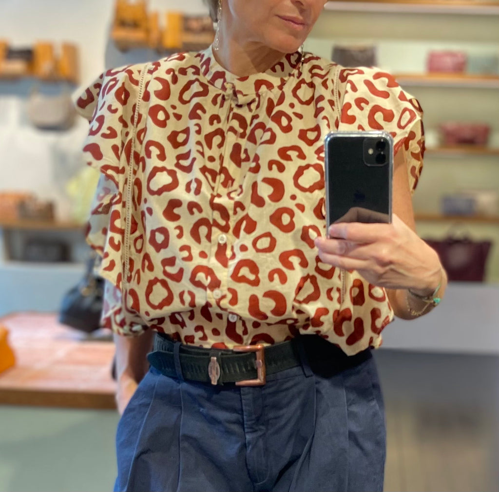 Blouse Butterfly écru imprimé léopard bordeaux