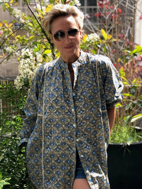 Robe Iconique grise et Marguerite bleue