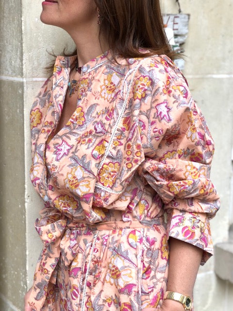 Robe Iconique pêche, jaune et fushia