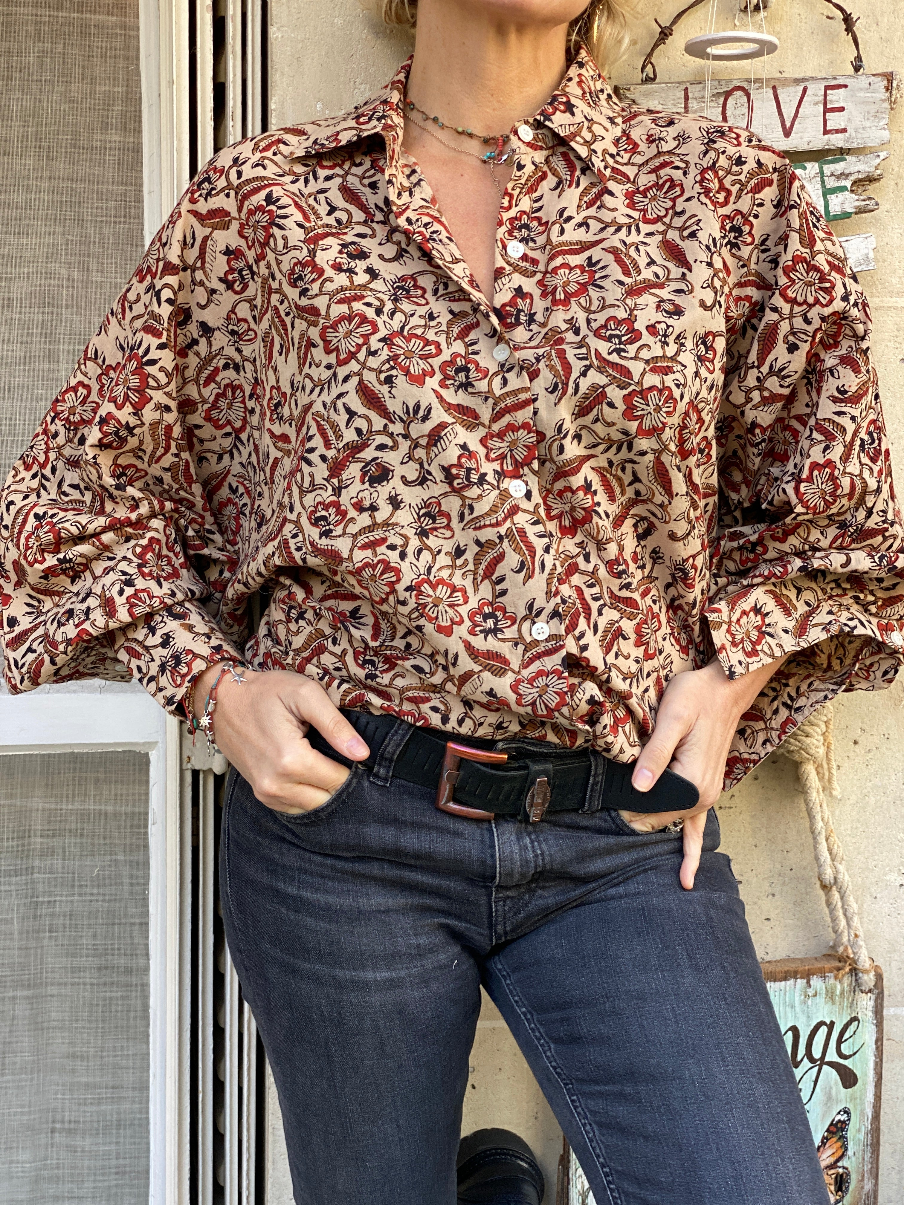 Blouse Bubble imprimé beige, noir et rouge