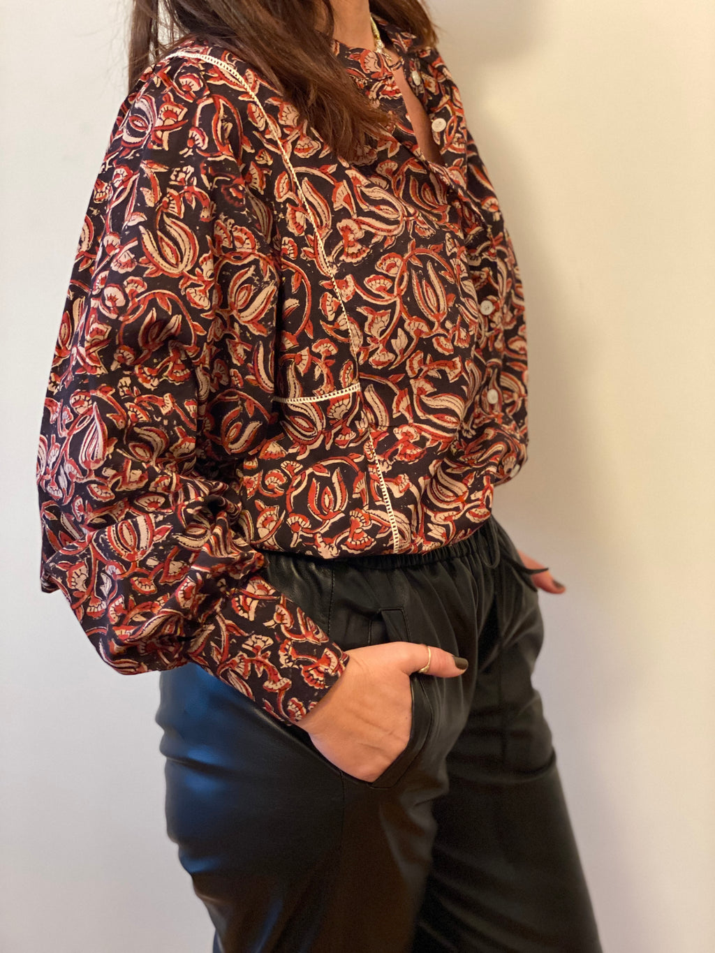 Blouse Iconique noir et rouge
