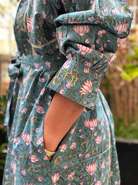 Robe Iconique bleu vert et rose